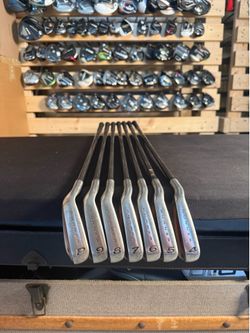 Lefty golf irons