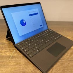 Microsoft Surface PRO 9 13 Inch 2880x1920 Touchscreen Intel Core i7 12th Gen 16 GB RAM 512 GB SSD Windows 11 Professional 