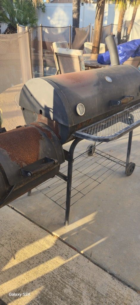 Charbroil Offset Smoker
