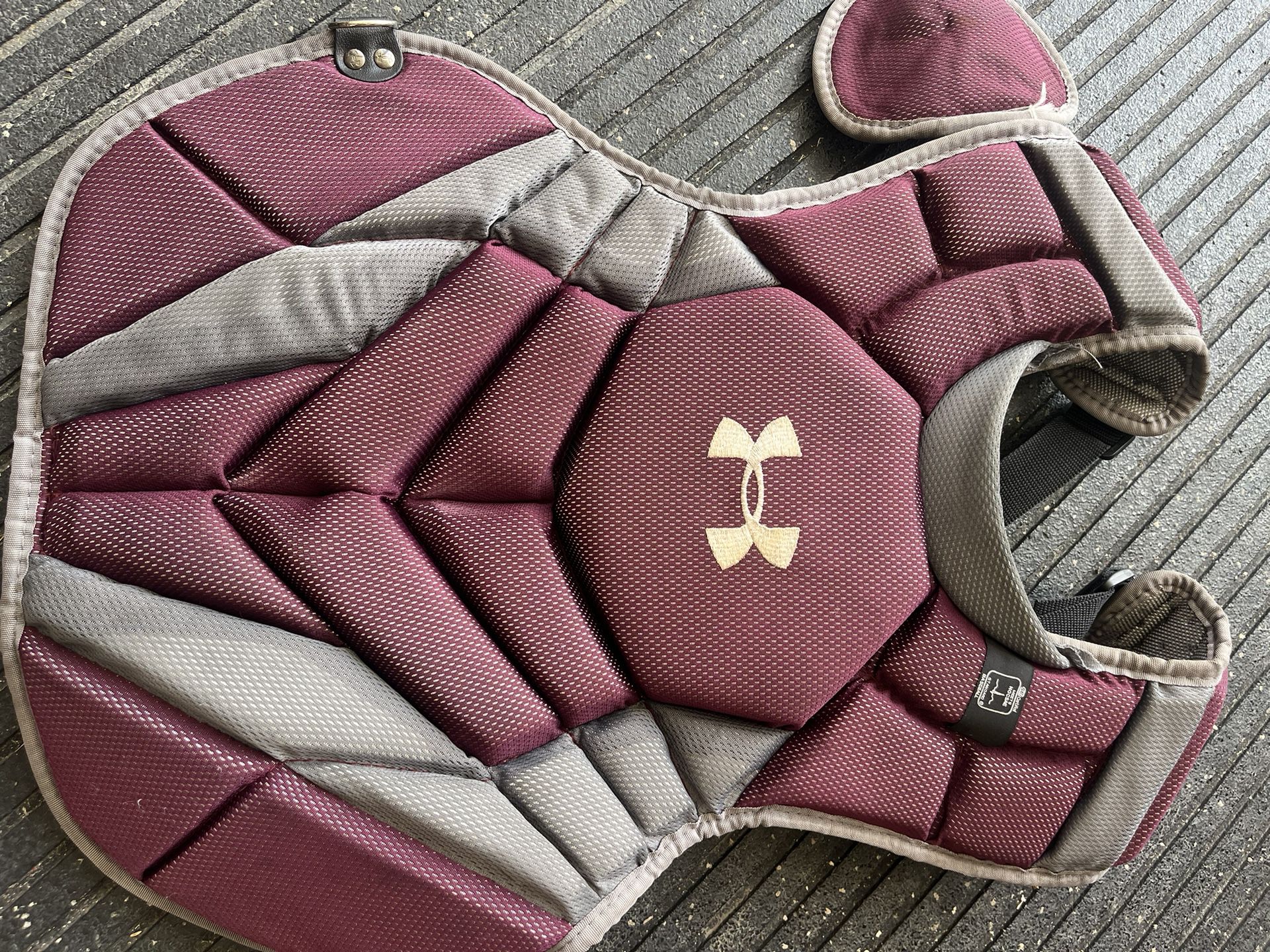 UA Adult Catchers Chest Protector 