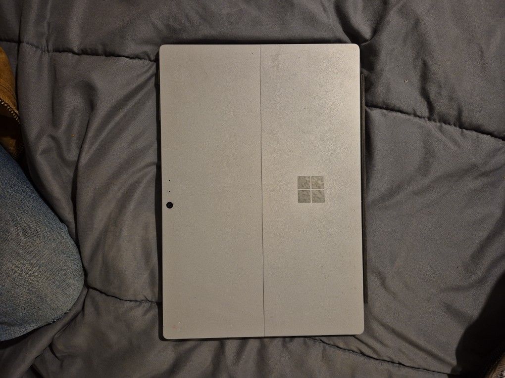 Microsoft Surface Pro 5 !!!! Like New...!!!