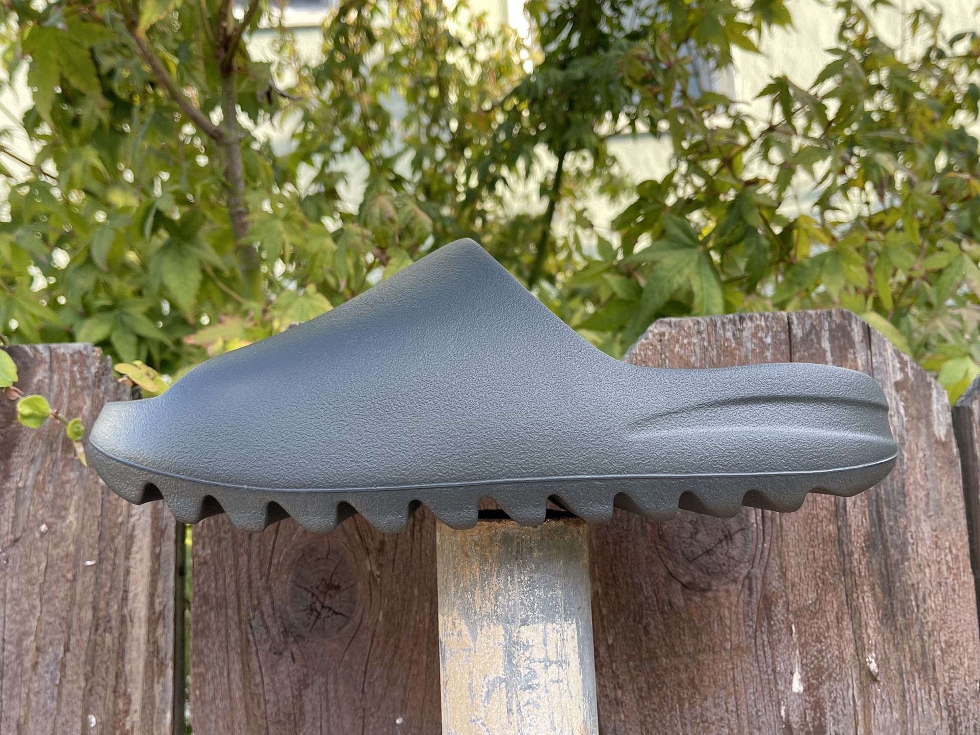 Adidas Yeezy Slide Dark Onyx Size 12 New