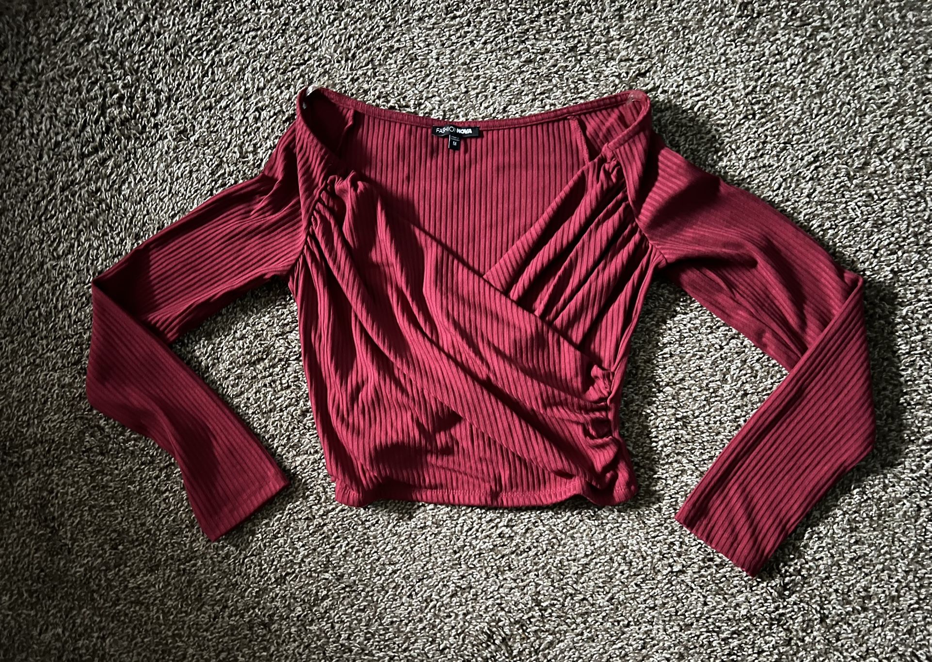 FASHION NOVA CROP TOP LONG SLEEVE