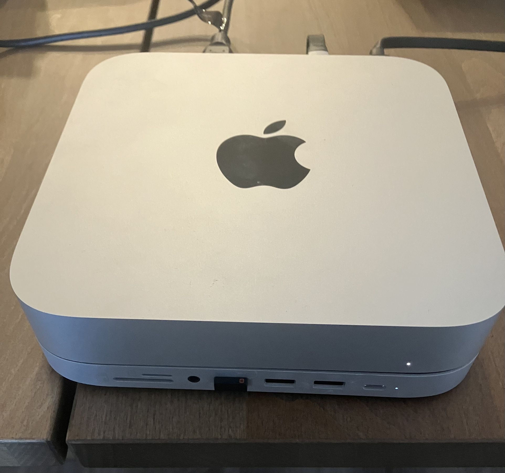 Mac Mini M2 Pro (2023) 32GB RAM 1TB SSD + Hub