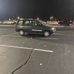 1990 Mazda MPV