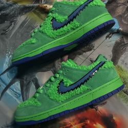 Ungrateful Dead Dunks Nike Size 9