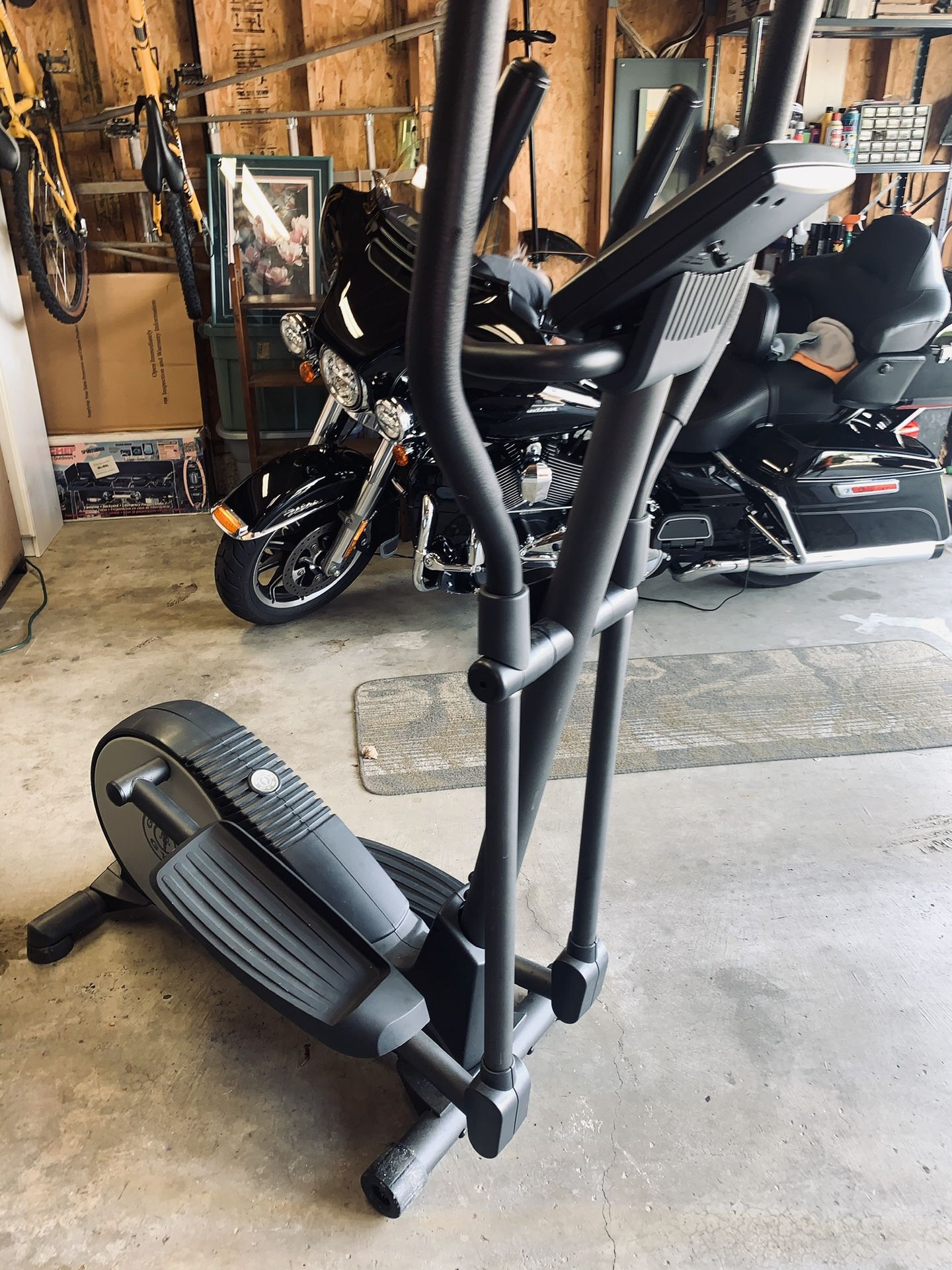 Golds Gym Stride trainer 380 Elliptical for Sale in WA OfferUp