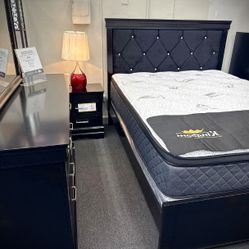 4pc Black Bedroom Set (Mattress not Included)