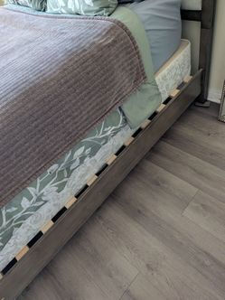 Full size bed