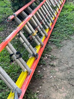 28’ Werner gold safe extension ladder