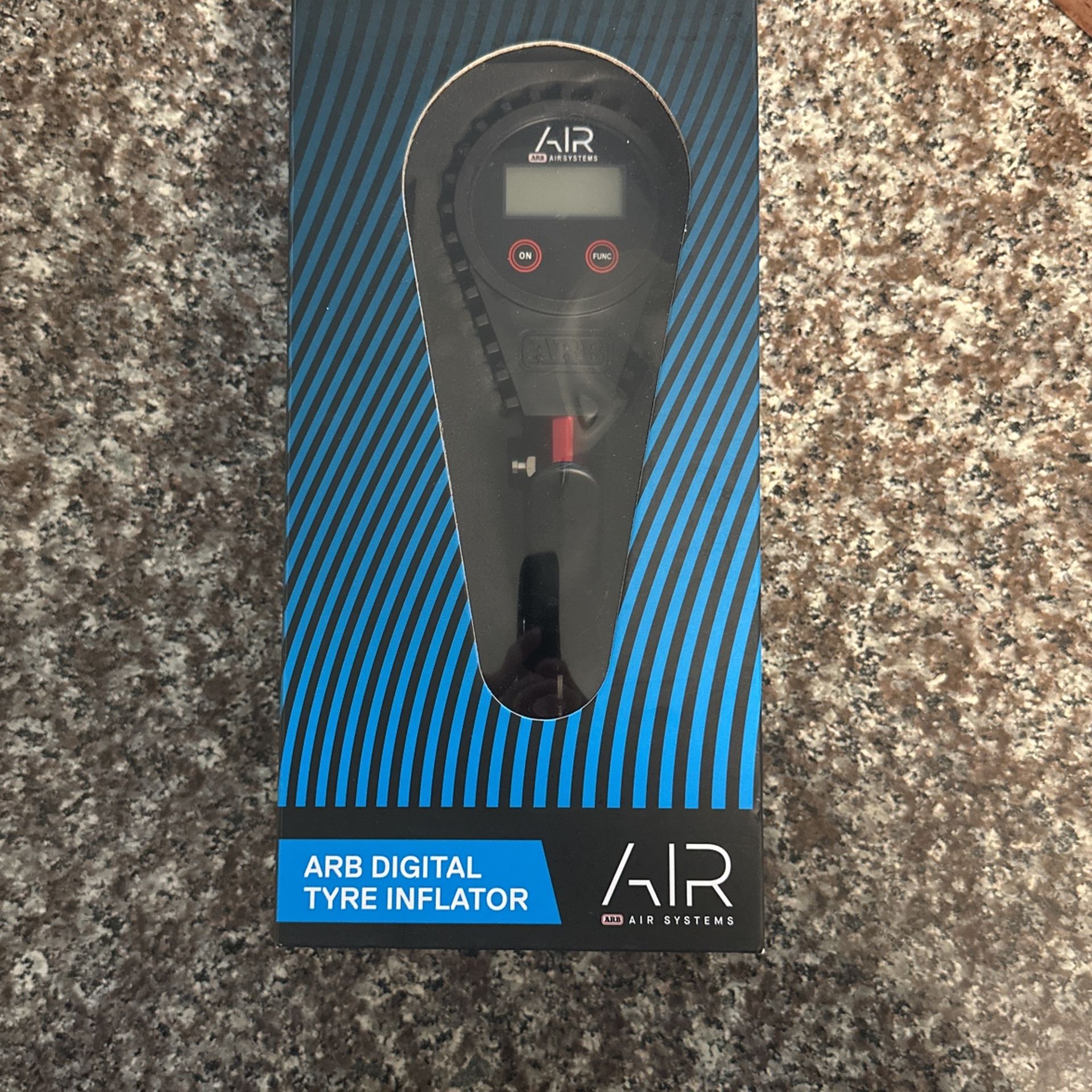 ARB Medidor digital de presión de neumáticos ARB601 con manguera trenzada y mandril, inflador y deflador lecturas de 25-75 PSI
