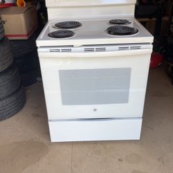 Stove And Microwave 