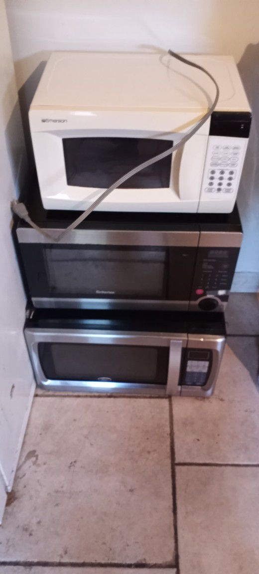 3 Microwaves For Parts