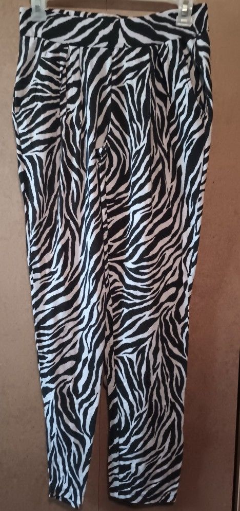 Bobbie Brooks 95% Polyester 5%>Spandex Sz Med $3 MPU SERIOUS INQUIRIES ONLY