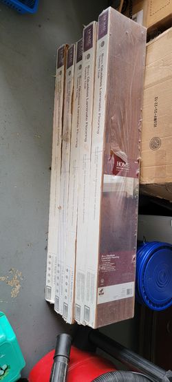 Laminate Flooring – 110 Sq Ft (5 Boxes, 9 Planks/Box) Home Decorators Tortola Teak
📝 Description:
Selling 5 boxes of Home Decorators Collection Torto