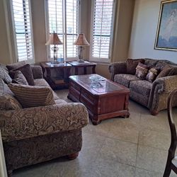 Sofa/Couches