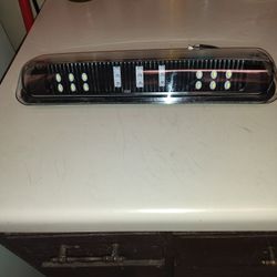 I HAVE A PRACTICALLY BRAND NEW THIRD BRAKE LIGHT REPLACEMENT