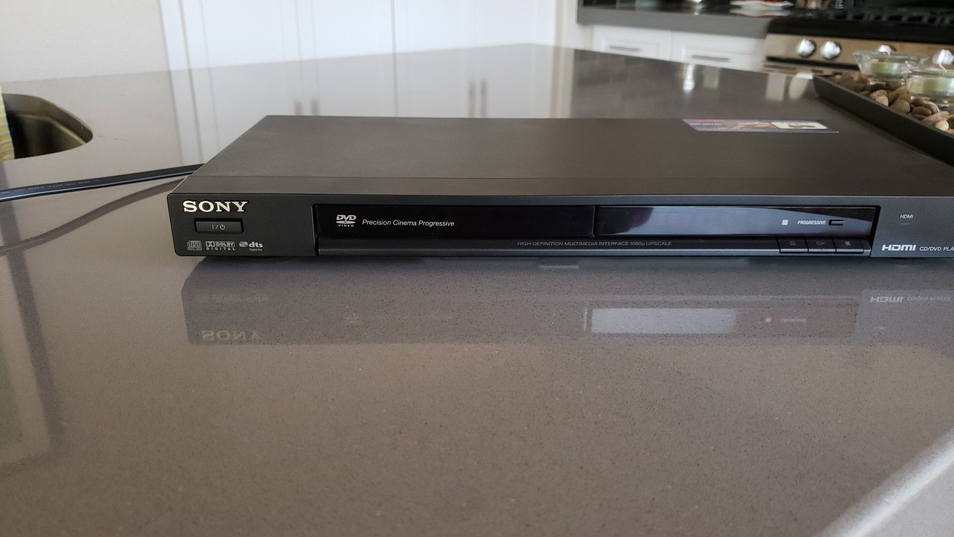 Sony DVD player new out of box with HDMI cord