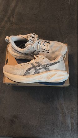 ASICS RUN size 8
