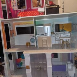 Royal High Doll House. 