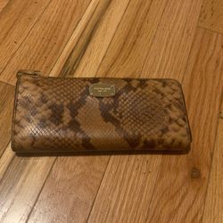 Michael kors wallet