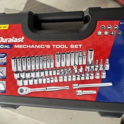 Brand New 60 pc Tool Set -duralast-