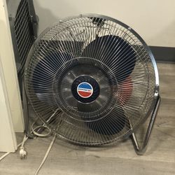Lakewood Floor Fan