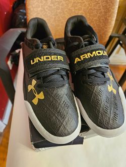 NEW  UNDER ARMOUR sise 8