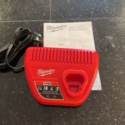 Milwaukee M12 Battery Charger 