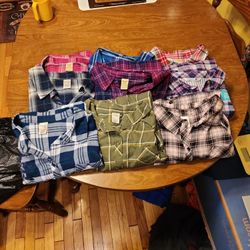 BUNDLE OF 9 FLANNEL 2X SHIRTS. First Shirt With Blue Rose Is A 1X  Rest Are 2X. 