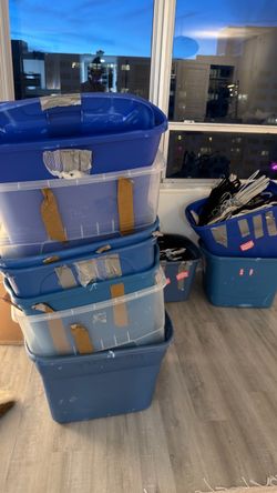 Plastic moving/storage bins