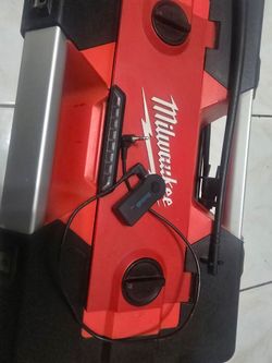 Milwaukee Jobsite Radio