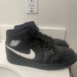 nike jordan 1 all black size 10.5