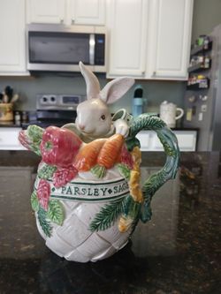 Bunny Pitcher