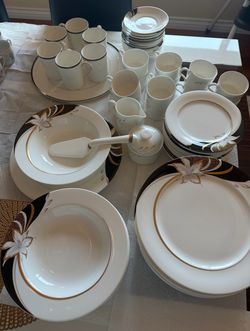 Mikasa Charisma Fina Bone China Set