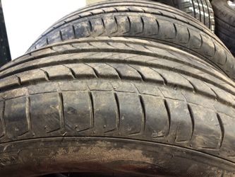 A pair of tires like new 235/65/18 for $150💵
