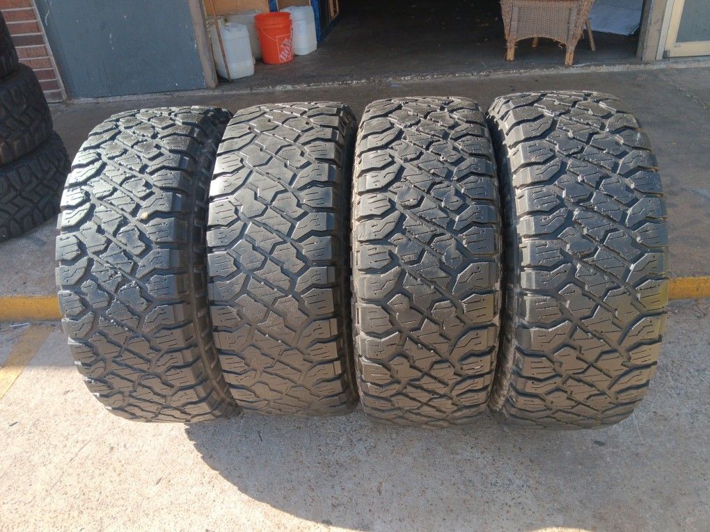 Excelente Set De Llantas Usadas 35x12/50R17 para Rin 17 El Precio Incluye Instalación Y Balanceo Gratis ➡️ 👉 ✅️ 👍 👌