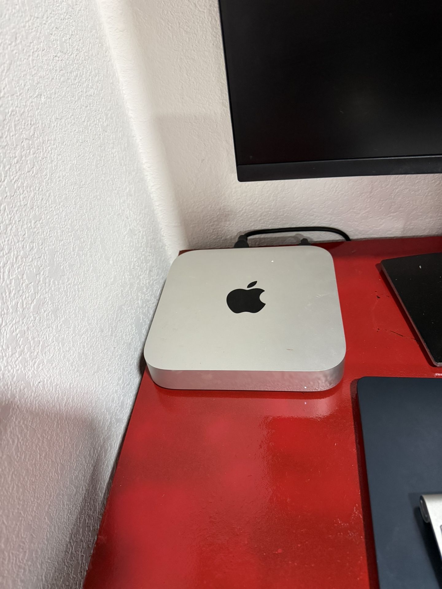 Mac mini (M2)