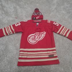 MORITZ SEIDER #53 -Medium 100 Year Jersey/New Era hat Combo