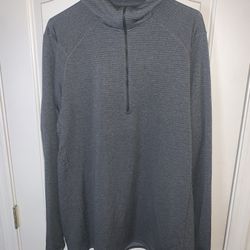 Men’s Patagonia 1/2 Zip Lightweight Layer Base!!