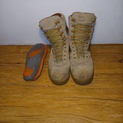Military boots  M size 10.5 
