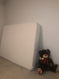 Queen Lucid Mattress
