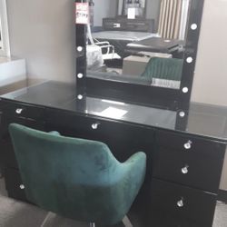 Vanity Black With Lights & Chair