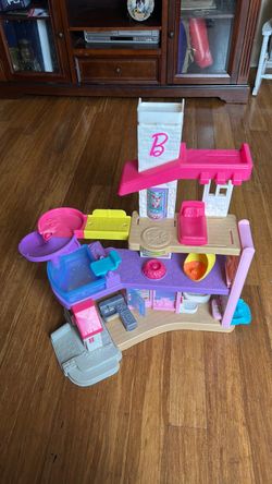 Little people/barbie house
