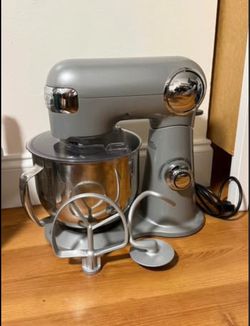 Cuisinart Precision Master SM-50 5.5 Qt Stand Mixer.