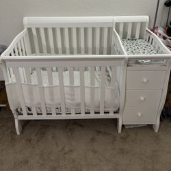 White Baby Crib With changing table 