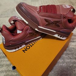 LOUIS VUITTON SNEAKERS 