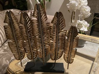 5 Gold Leaves with Stand 