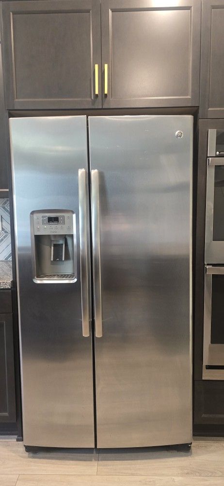 GE Stainless Steel Side-by-Side Refrigerator w/ Ice & Water Dispenser