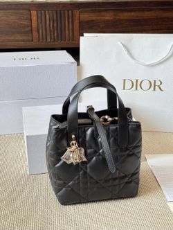 Black Leather Handbag Tote 